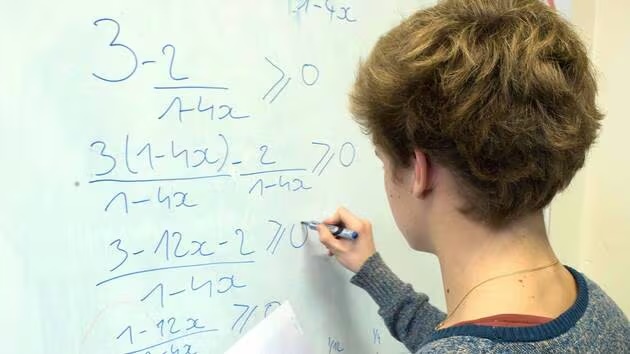 Lannion. Au labo de maths, les profs turbinent